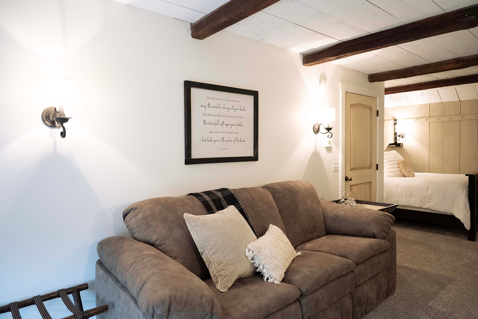 Shaker Suite seating area